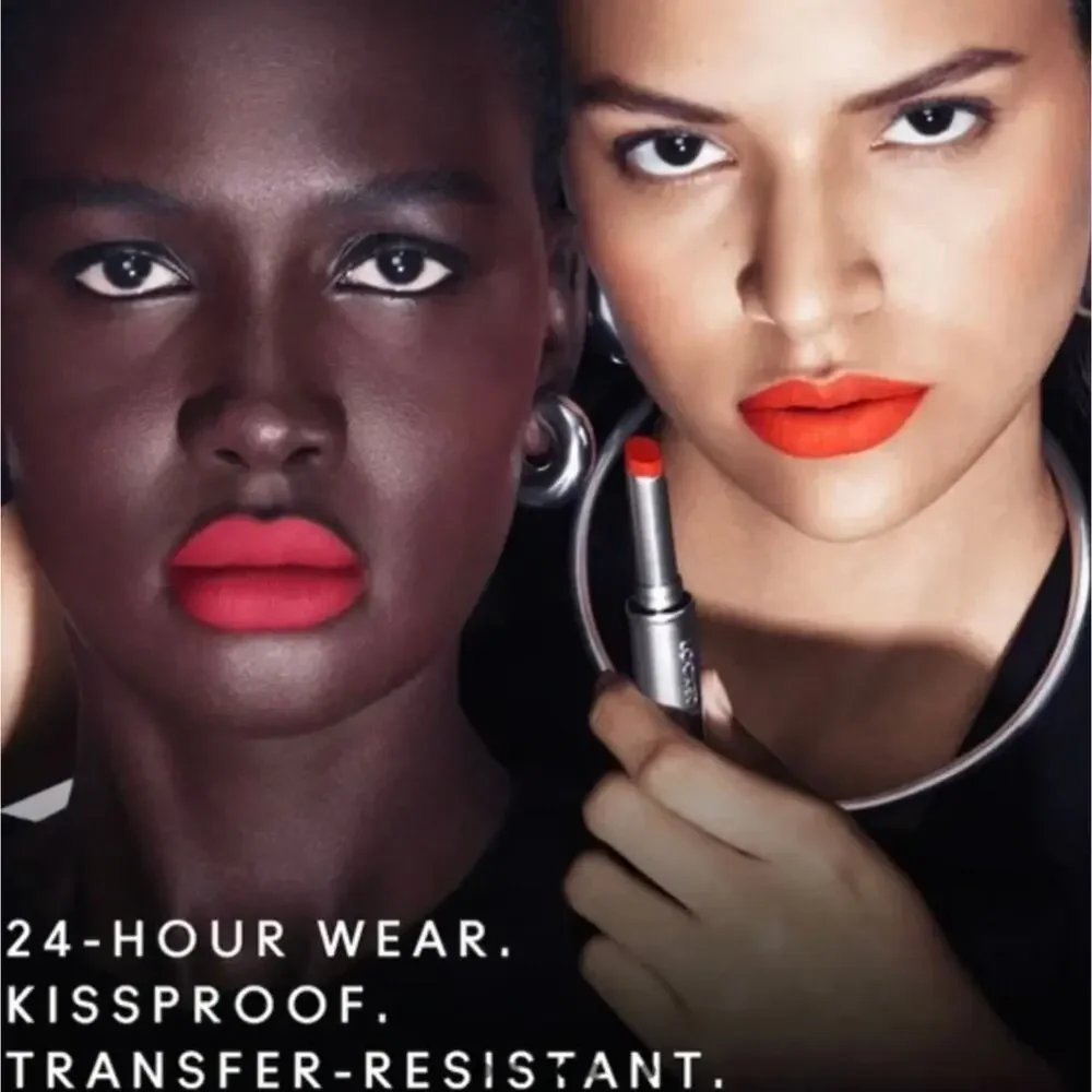 MAC Locked Kiss 24HR Lipstick in‎ Renegade NIB